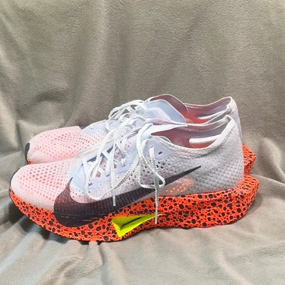 Nike White and Orange Athletic Shoes with Speckled Midsole